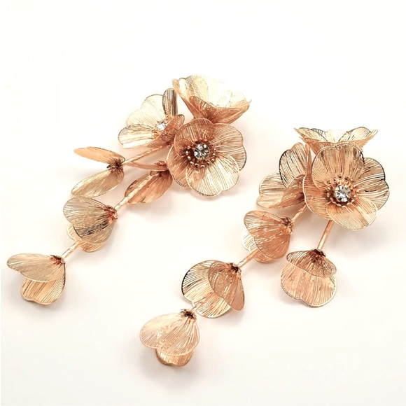 🍏50% OFF/3+...Gorgeous Statement Flower Dangle Earrings (Gold Color) - Picture 6 of 10